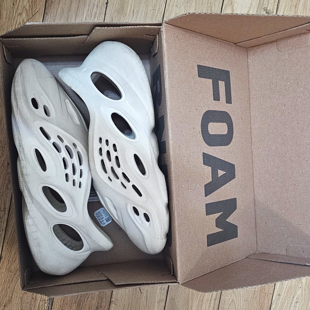 Yeezy foam runners
